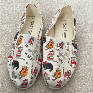 Size 7.5 TOMS Christmas Cats Slip-On Shoes